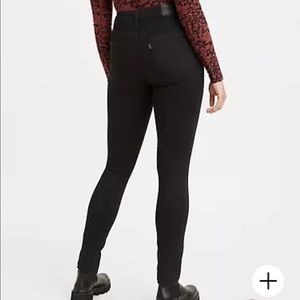 Levi’s 721 High Rise Skinny Jean